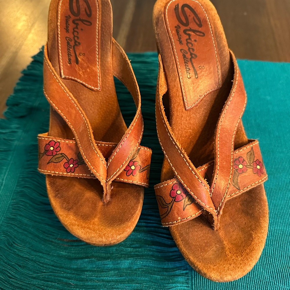 Sbicca Wedge Sandals Heels Size 8.5 with floral design